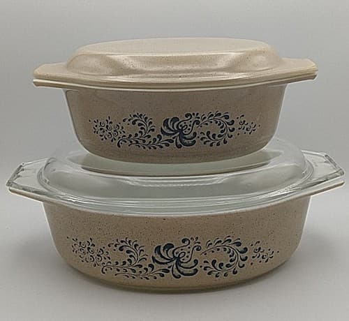Vintage Pyrex Homestead Oval Casseroles 043 045 With Lids 2 1/2 and 1 1/2 Qt