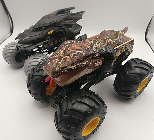 HOT WHEELS MONSTER TRUCKS, OVERSIZED 2023 CAGE RATTLER, 1:24 SCALE +Batman Truck