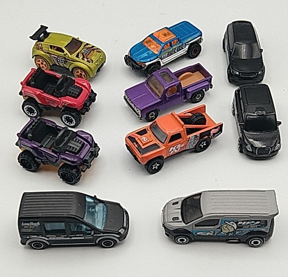 Vintage Assorted Die Cast Hot Wheels Lot Of 10 Trucks And Vans