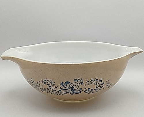 Vintage Pyrex Homestead Cinderella 4 Qt Mixing Bowl 444