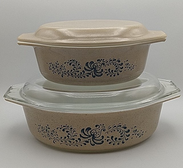 Vintage Pyrex Homestead Oval Casseroles 043 045 With Lids 2 1/2 and 1 1/2 Qt